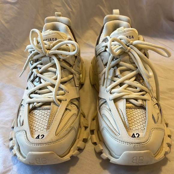 Balenciaga men’s track sneaker color beige .worn once - Picture 3 of 9